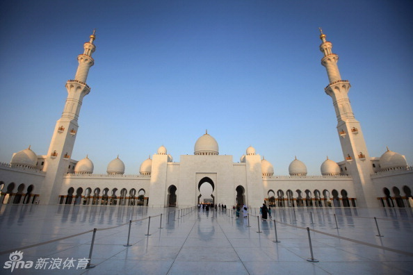 Visitas hermosas de la Mezquita Sheikh Zayed de Emiratos Árabes Unidos 4