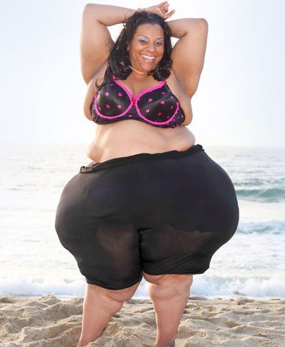 Mikel Ruffinelli, la mujer con las caderas más grandes del mundo