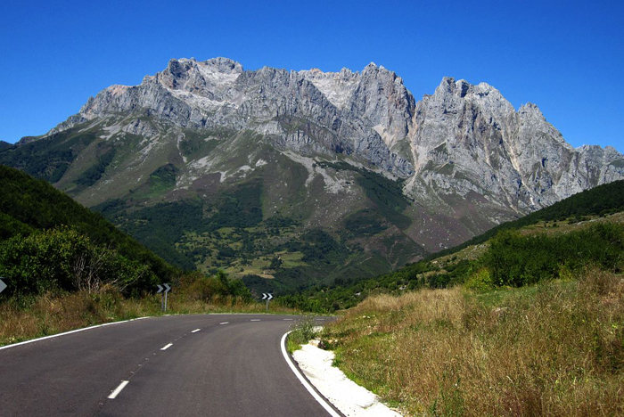 El parque nacional más hermoso de España —— Parque Nacional de los Picos de Europa 10