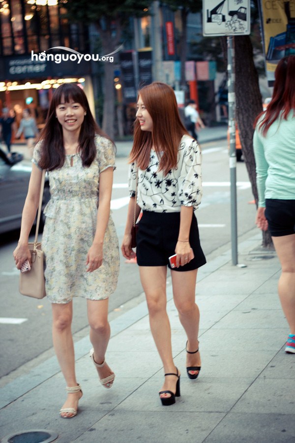 Mujeres guapas coreanas por las calles