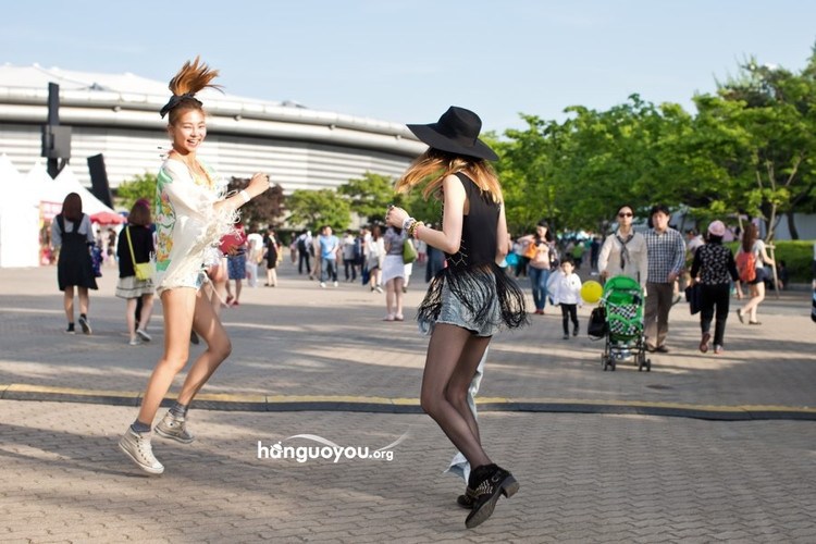 Mujeres guapas coreanas por las calles