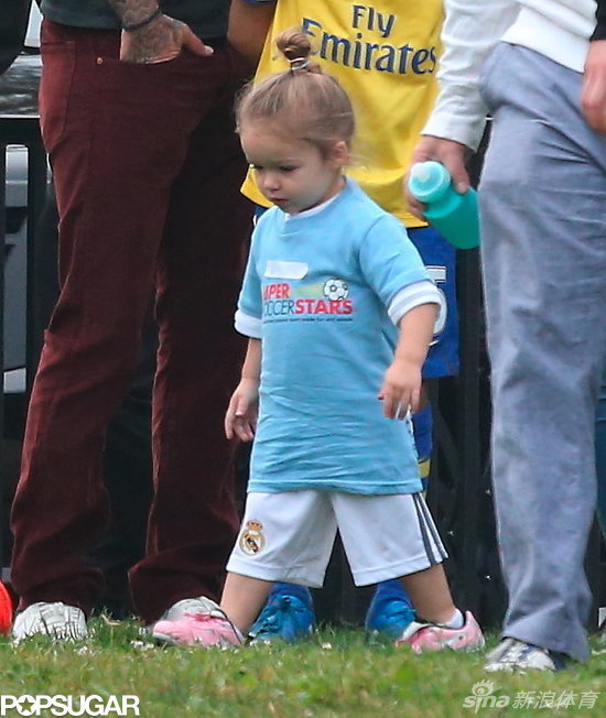 La adorable pequeña princesa Harper Seven Beckham con su familia en parque de Los Ángeles3