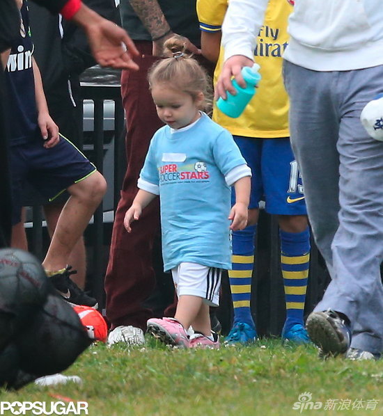 La adorable pequeña princesa Harper Seven Beckham con su familia en parque de Los Ángeles5