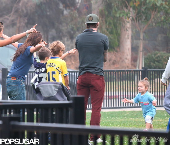 La adorable pequeña princesa Harper Seven Beckham con su familia en parque de Los Ángeles7