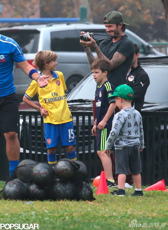 La adorable pequeña princesa Harper Seven Beckham con su familia en parque de Los Ángeles11