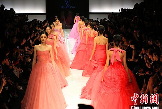 Desfile de moda nupcial de Vera Wang en Shanghai1