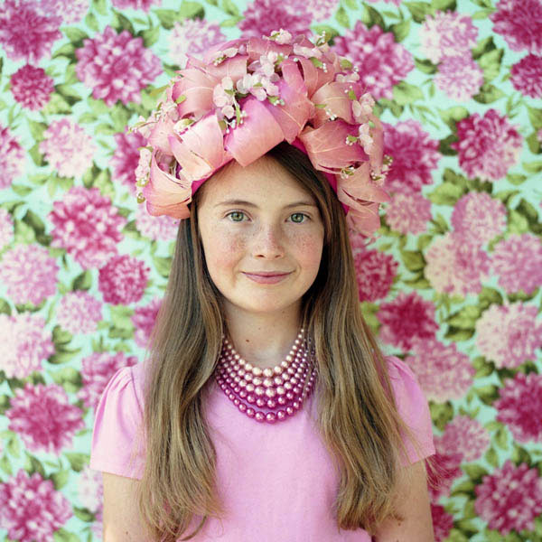 Niñas angelicales de 7 años con sombreros de flores14