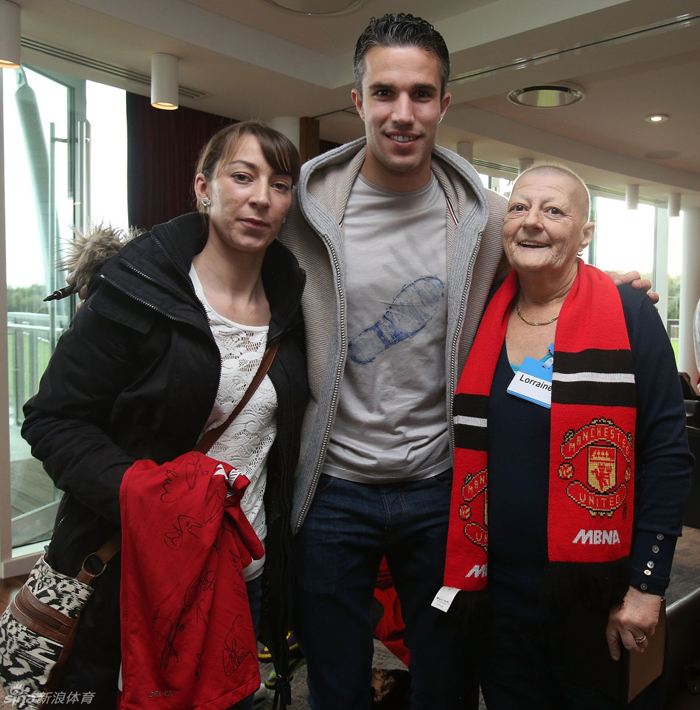 Los jugadores del Manchester United visitaron a los aficionados discapacitados 1