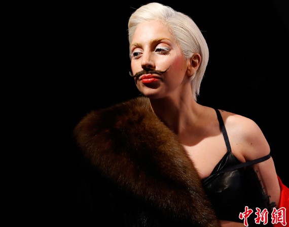 Nuevos vestidos escandalosos de Lady Gaga3
