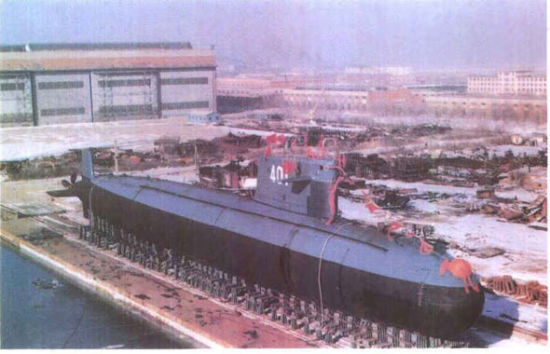China retira de servicio su primer submarino nuclear