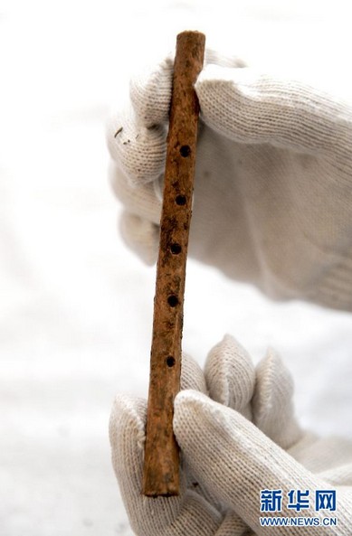 Desenterradas flautas de huesos de 8.000 años de antigüedad1