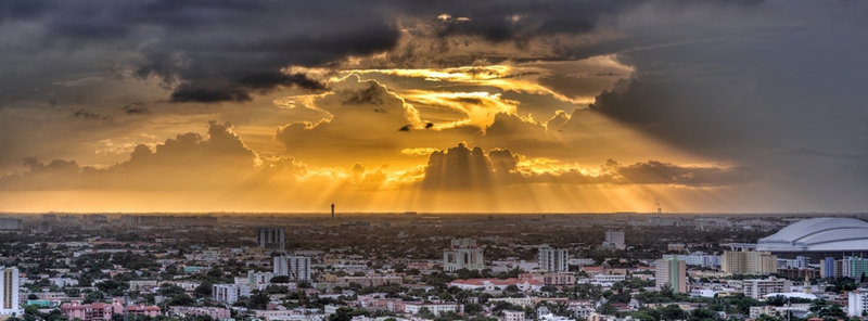 Espectaculares imágenes del imprevisible cielo de Miami12