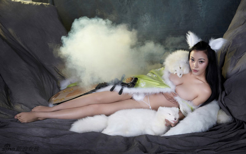 La sexy china Su Ziling posa desnuda como una zorra