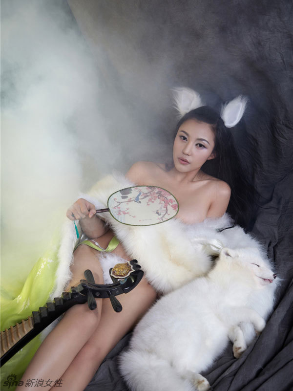 La sexy china Su Ziling posa desnuda como una zorra