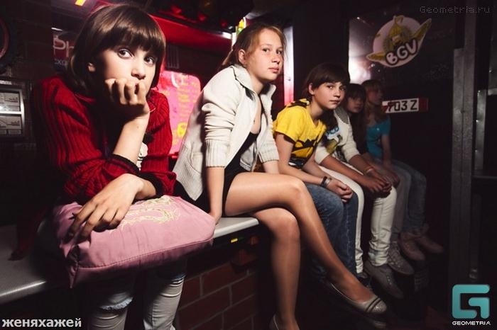 El Club nocturno para los adolescentes en Rusia_Spanish 