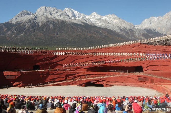 Show cultural “Impresión de Lijiang” representado al pie de la montaña nevada Yulong2