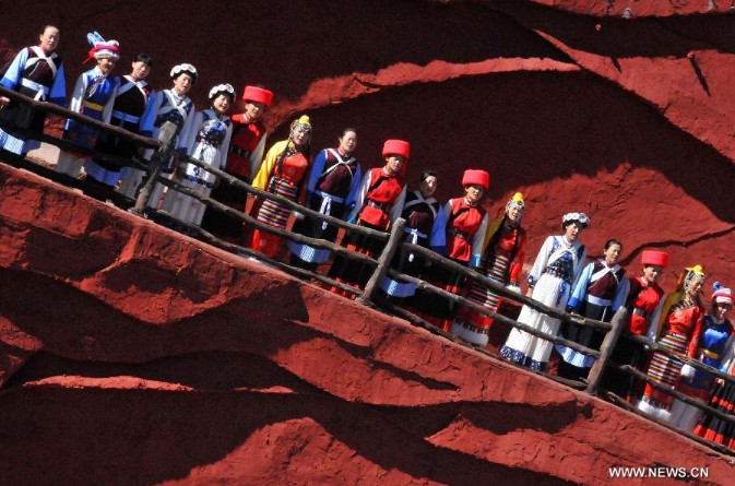 Show cultural “Impresión de Lijiang” representado al pie de la montaña nevada Yulong6