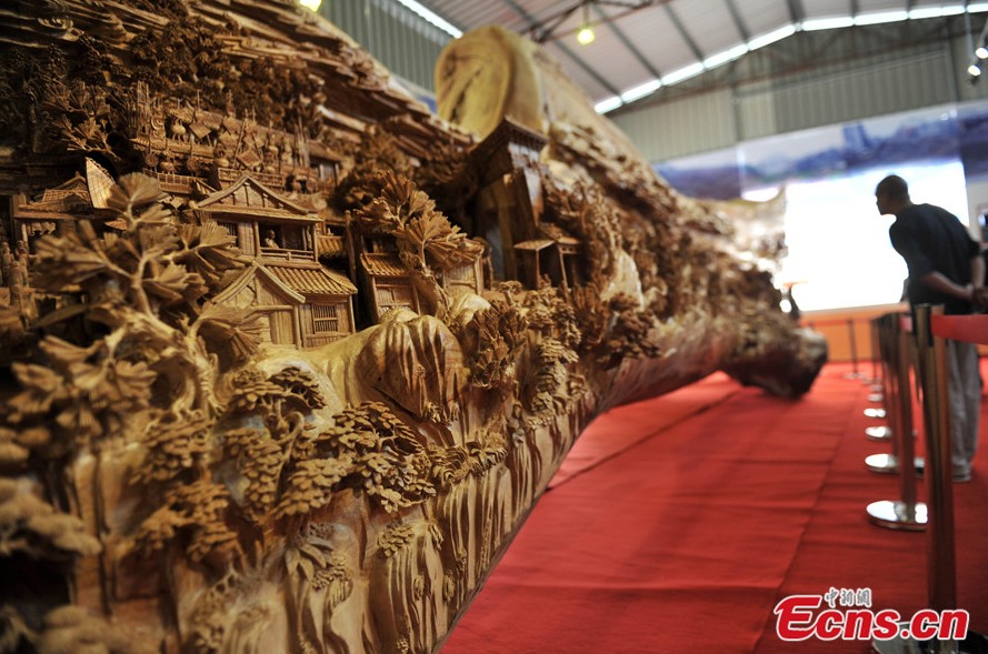 Escultura de madera de 12 metros de largo rompe récord Guinness3