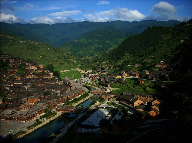 Magnífico paisaje del pueblo Xijiang en la provincia Guizhou de China9