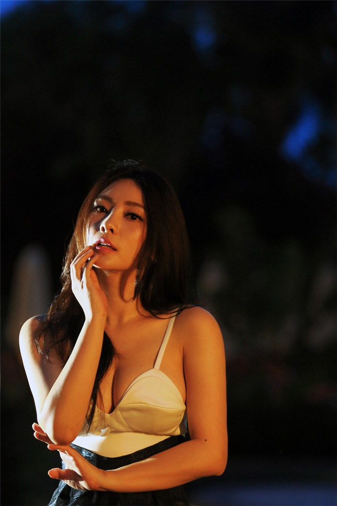 Liu Yan, presentadora china con pechos más grandes