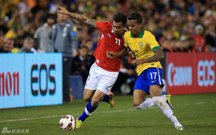 Brasil vence 2-1 a Chile en amistoso 4