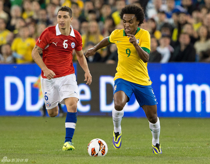 Brasil vence 2-1 a Chile en amistoso 8