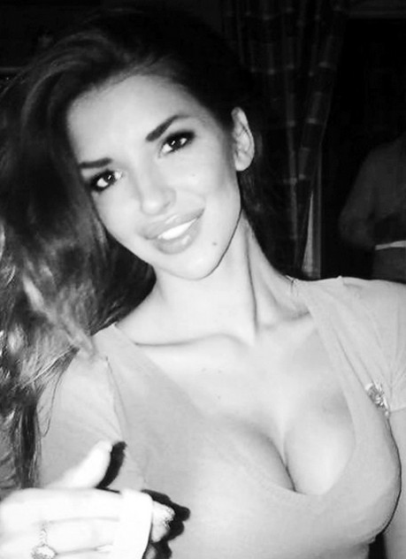 Vanja Hadzovic, asesora sexy del Ministerio de Relaciones Exteriores de Servia3