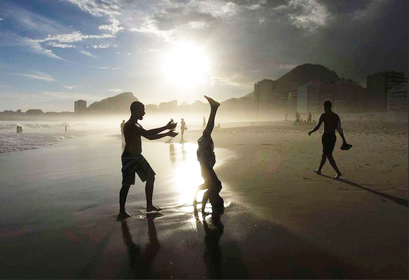 Las Sexys Playas En Río De Janeiro En Víspera De La Navidadcn中国最权威的西班牙语新闻网站 4536