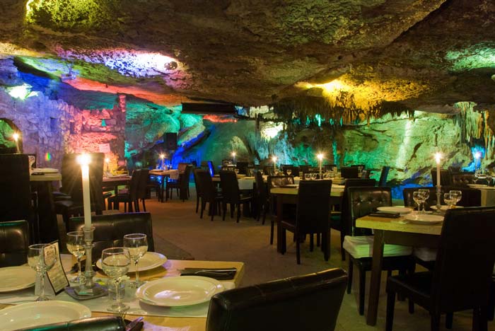  Los misteriosos restaurantes en cuevas 5