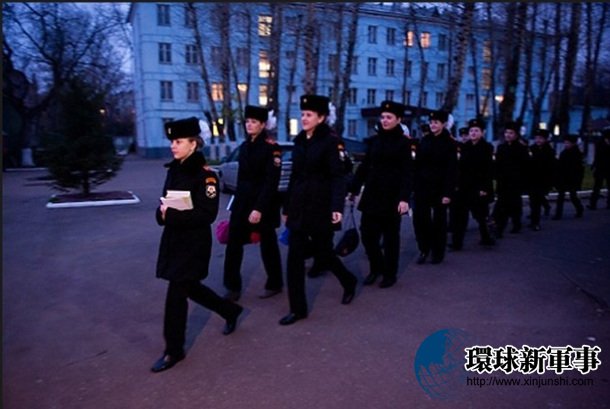 Alumnas bonitas de una escuela militar en Rusia9