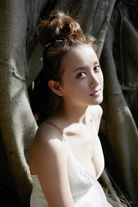 Fotos sexys de la joven actriz japonesa Komatsu Ayaka3