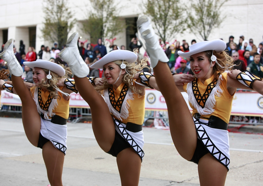 Houston celebra Día de Acción de Gracias con desfile3