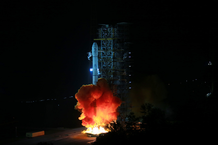 China lanza su sonda lunar Chang'e-3 5