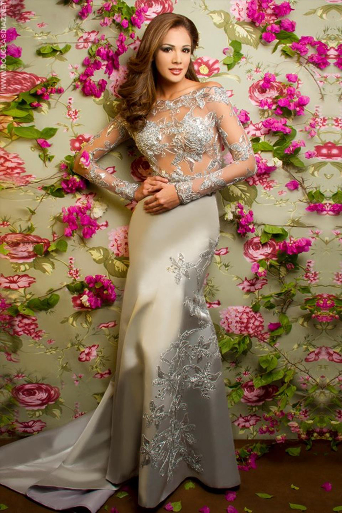 Selecciones de fotos seductoras de Alyz Henrich,nueva Miss Tierra de Venezuela 2