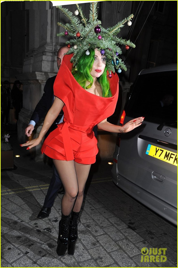¿Es un árbol de Navidad? ¡No, es Lady Gaga!