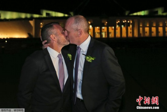 Corte australiana anula autorización de matrimonios gay en Canberra