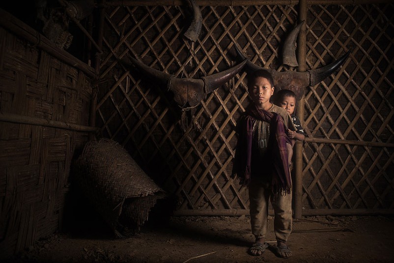 El plazo para la presentación de los concursos abierto y juvenil es el 6 de enero, mientras que el de la competencia profesional es todo el mes de enero de 2014. Sitio oficial: www.worldphoto.org (Esta foto: los hijos del Angh de Nyahnyu, Nagaland, India, de Sergio Carbajo).