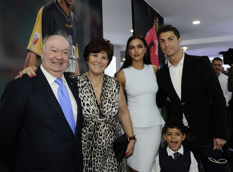 C. Ronaldo inaugura con su familia el museo dedicado a su figura 1