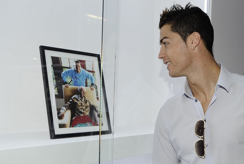 C. Ronaldo inaugura con su familia el museo dedicado a su figura 7