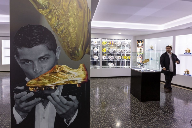 C. Ronaldo inaugura con su familia el museo dedicado a su figura 9