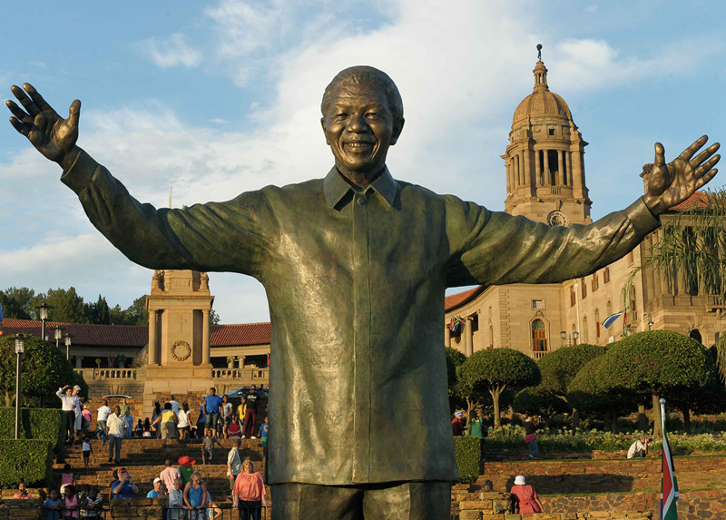 Sudáfrica inaugura una estatua de Mandela de nueve metros de altura