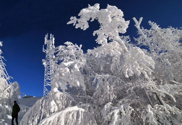 Con adorno de la nieve, el invierno se vuelve más romántico10