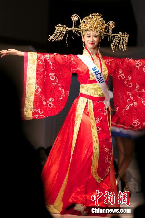 La filipina Bea Rose Santiago es coronada Miss Internacional 2013i