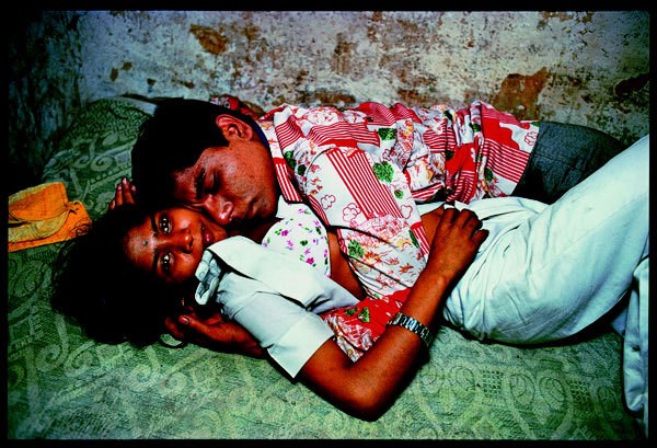 Fotos revelan la vida infernal de las prostitutas indias en 1978