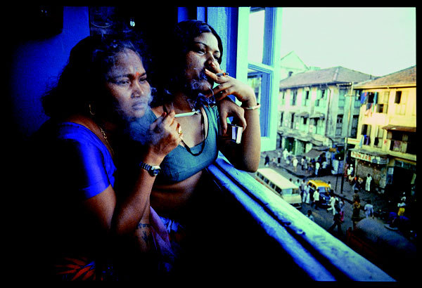 Fotos revelan la vida infernal de las prostitutas indias en 1978