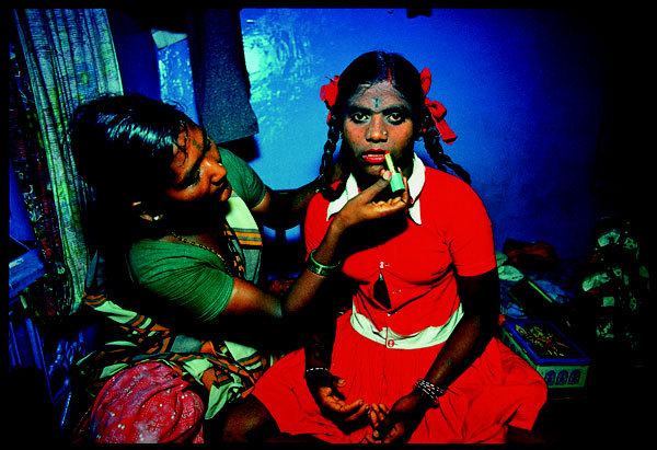 Fotos revelan la vida infernal de las prostitutas indias en 1978