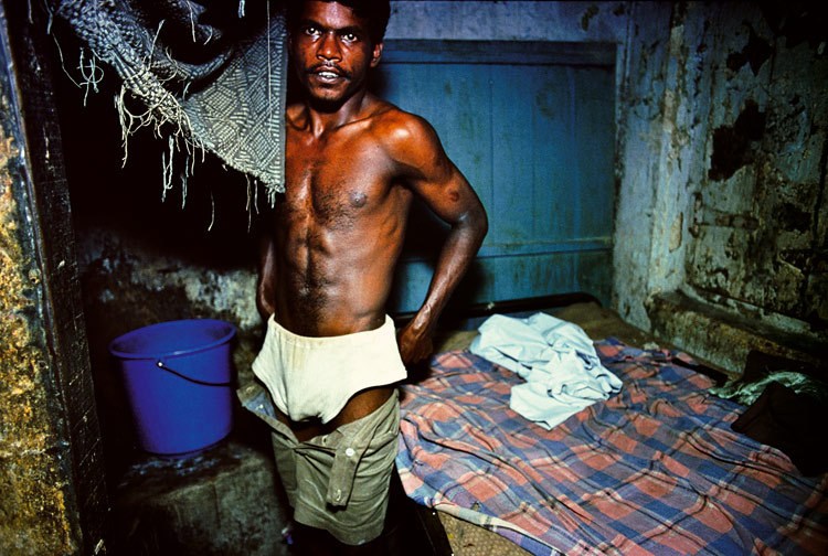 Fotos revelan la vida infernal de las prostitutas indias en 1978