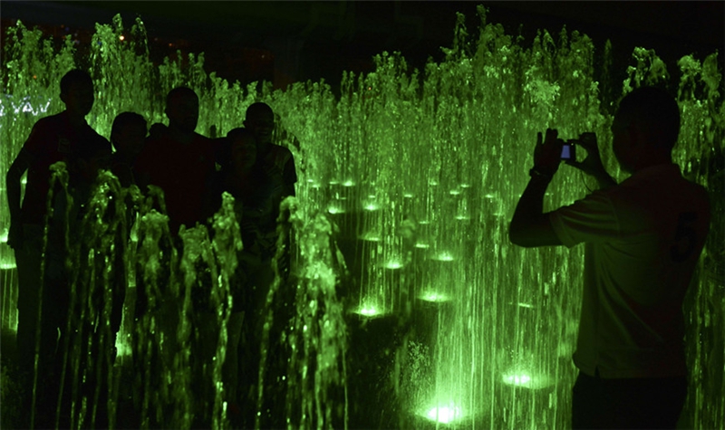 Hermosas escenas iluminadas por grandes festivales16