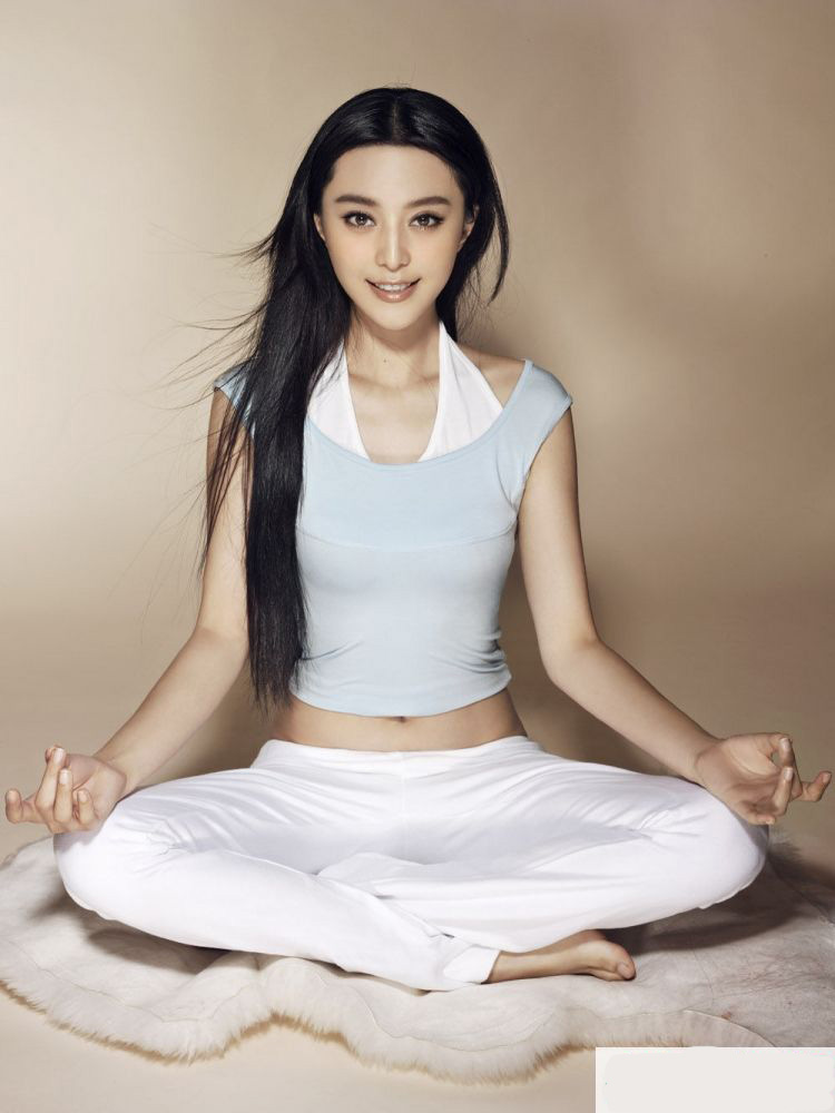 A las famosas chinas le encantan yoga