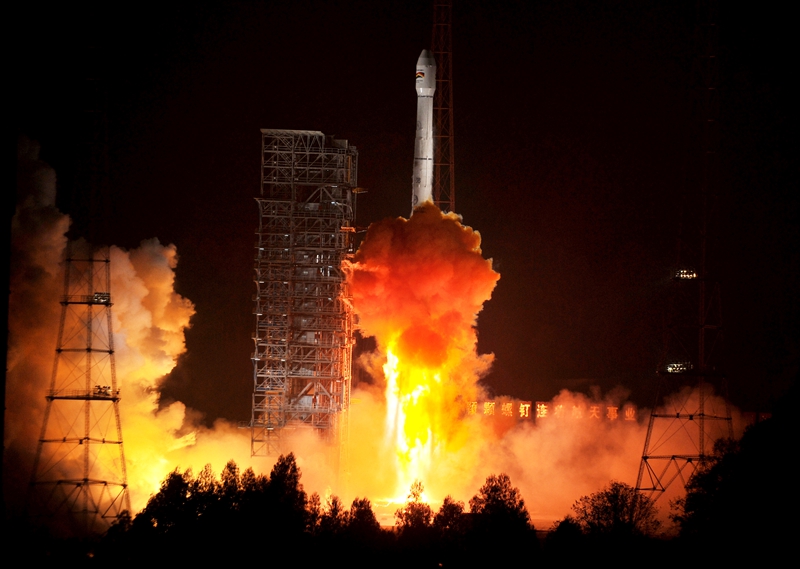 China lanza con éxito satélite de comunicaciones de Bolivia3
